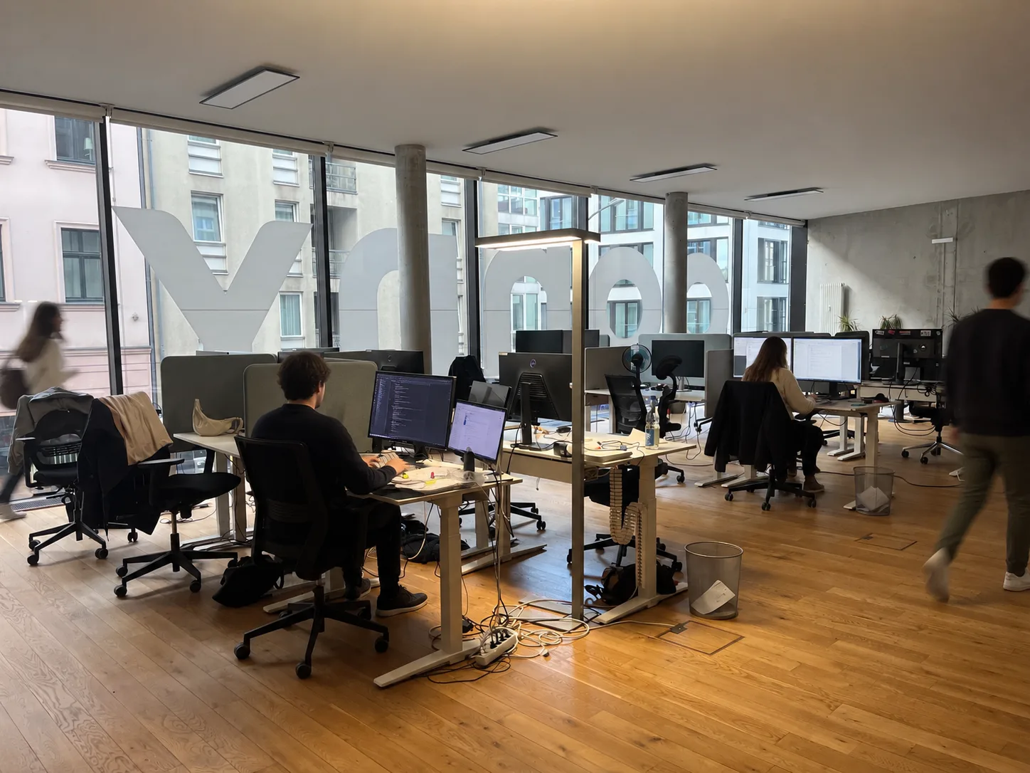 Das CONNY-Büro in Berlin: Team bei der Arbeit im Großraumbüro